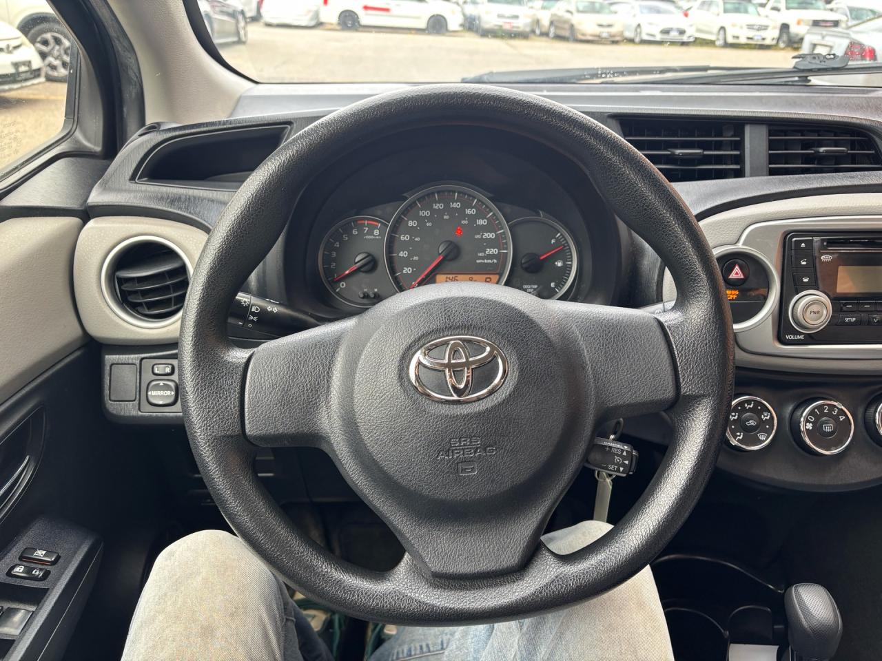 2013 Toyota Yaris 5dr HB Auto LE Photo