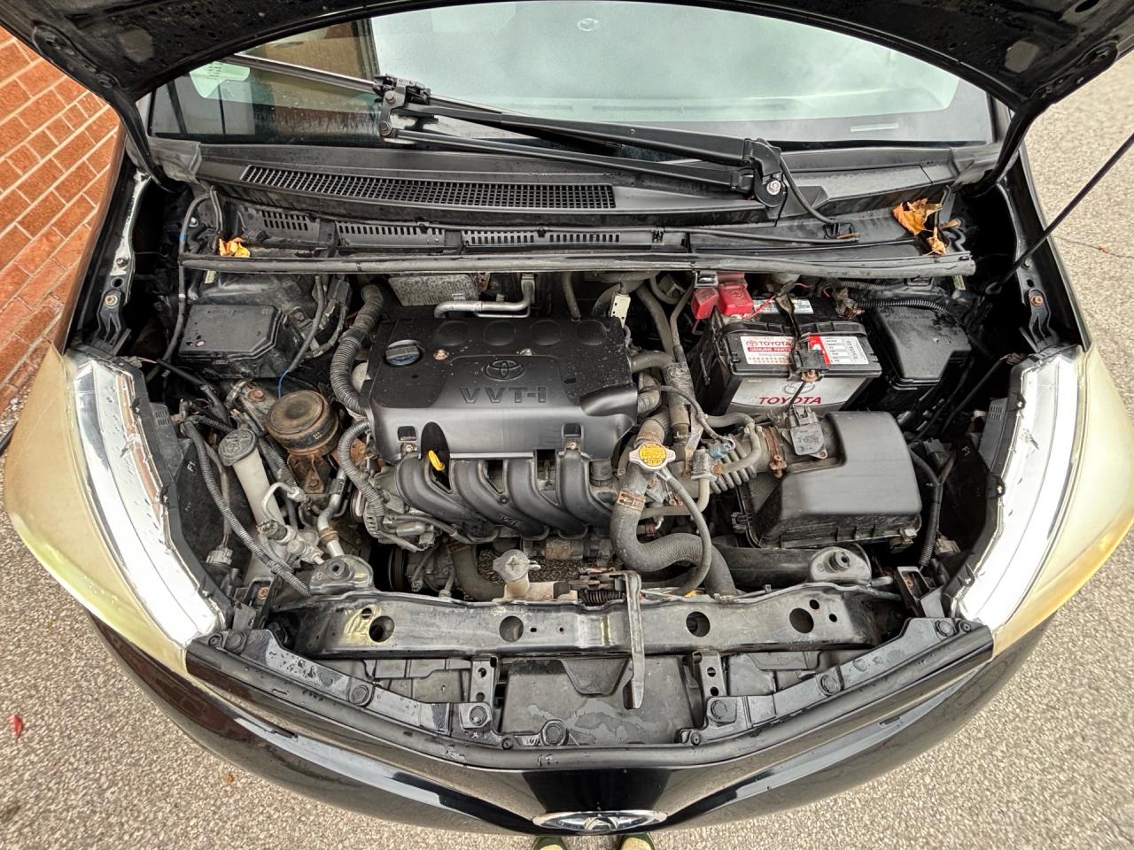 2013 Toyota Yaris 5dr HB Auto LE Photo