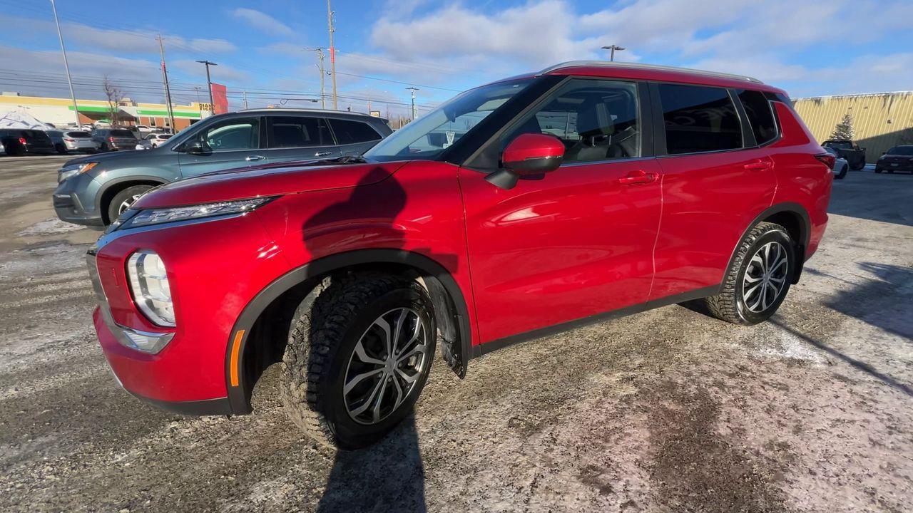 2024 Mitsubishi Outlander 4X4, 7 PASSENGER, MOONROOF, HEATED STEERING WHEEL, HEATED SEATS, BACK UP CAM!! Photo3