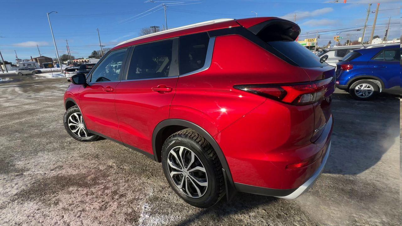 2024 Mitsubishi Outlander 4X4, 7 PASSENGER, MOONROOF, HEATED STEERING WHEEL, HEATED SEATS, BACK UP CAM!! Photo