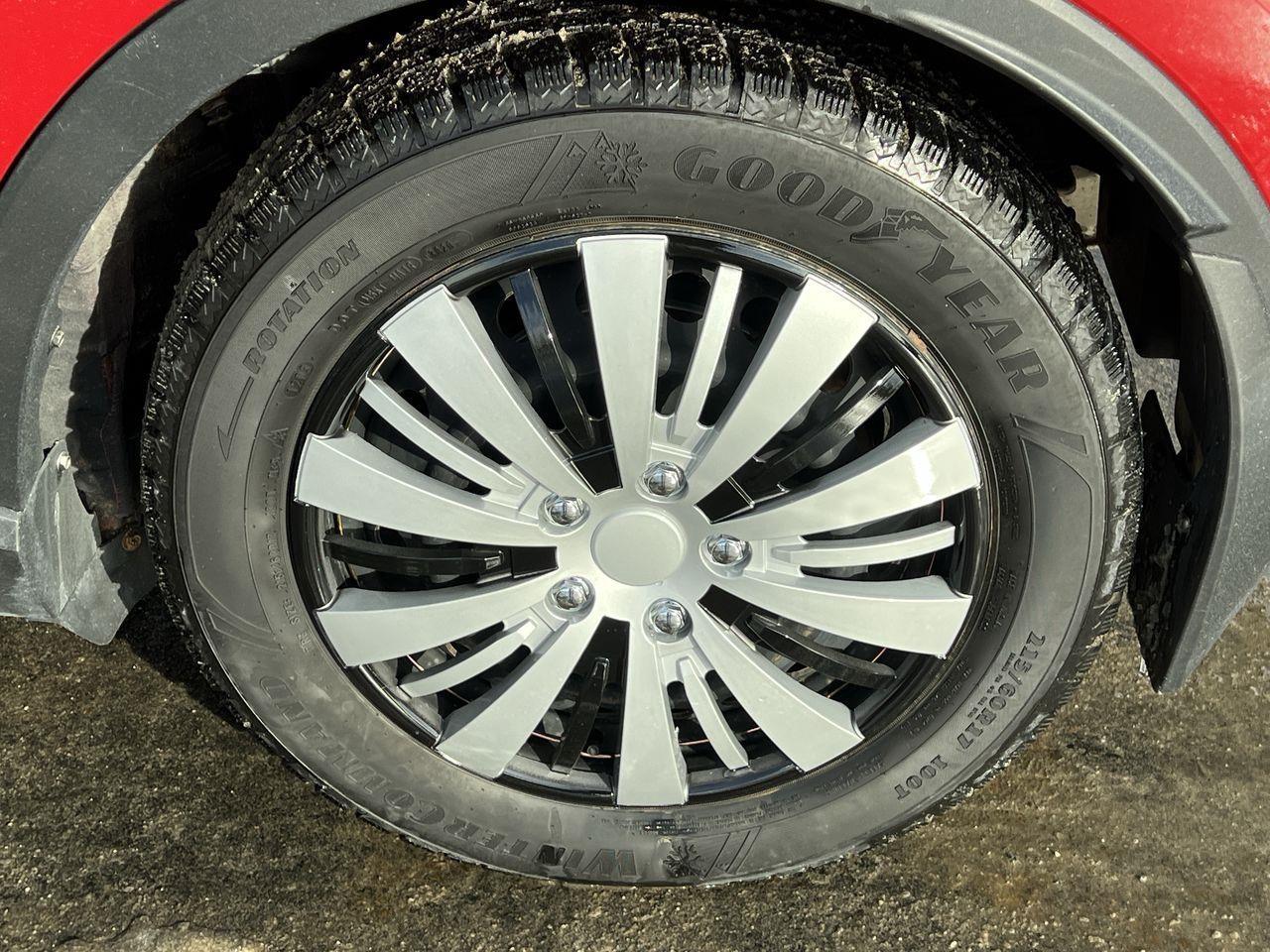 2020 Toyota C-HR XLE Premium FWD, HEATED FRONT SEATS, BACK UP CAM, SIRIUS XM!! Photo