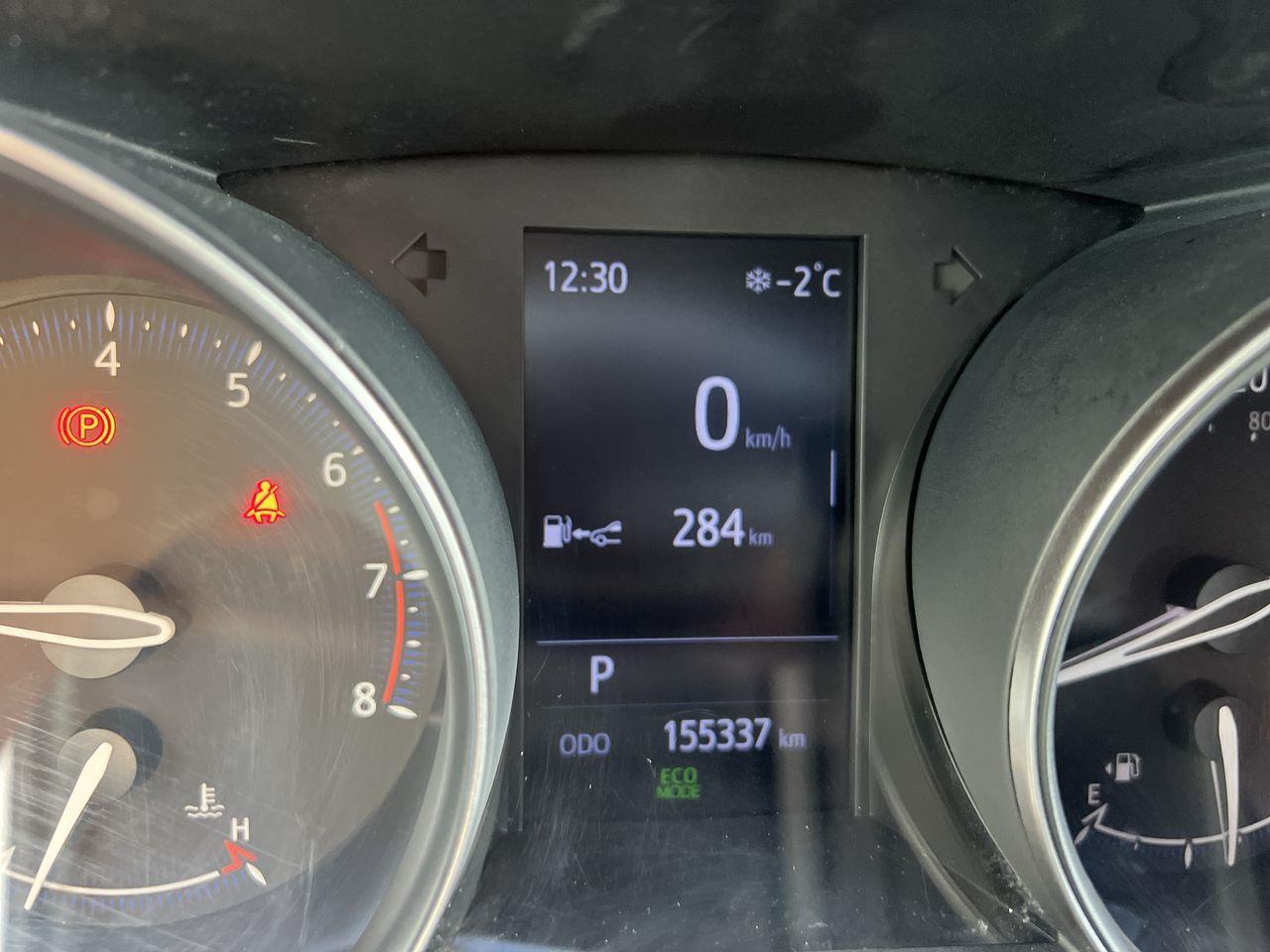 2020 Toyota C-HR XLE Premium FWD, HEATED FRONT SEATS, BACK UP CAM, SIRIUS XM!! Photo