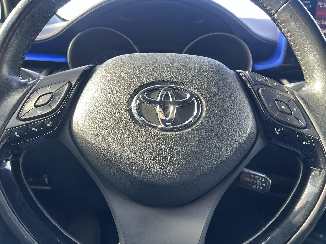 2020 Toyota C-HR XLE Premium FWD, HEATED FRONT SEATS, BACK UP CAM, SIRIUS XM!! Photo