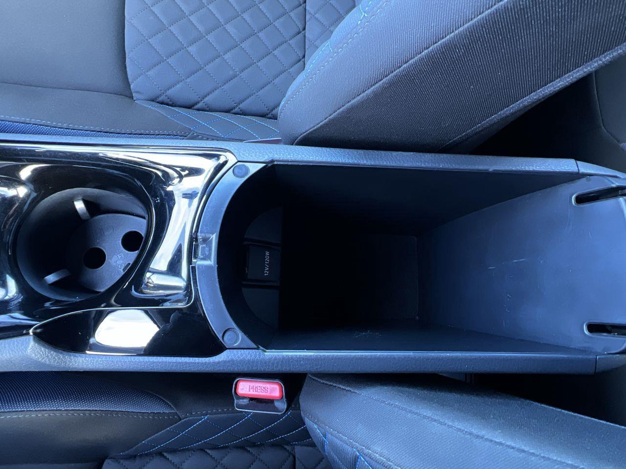 2020 Toyota C-HR XLE Premium FWD, HEATED FRONT SEATS, BACK UP CAM, SIRIUS XM!! Photo