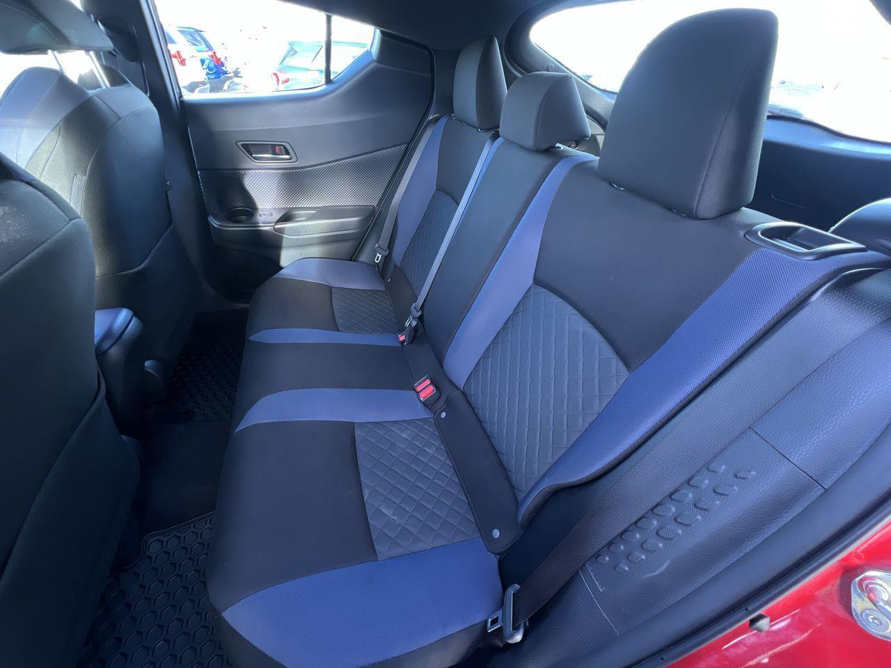 2020 Toyota C-HR XLE Premium FWD, HEATED FRONT SEATS, BACK UP CAM, SIRIUS XM!! Photo