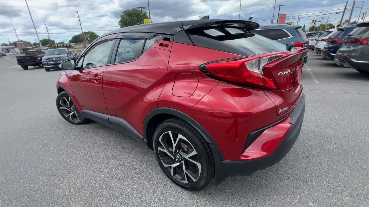 2020 Toyota C-HR XLE Premium FWD, HEATED FRONT SEATS, BACK UP CAM, SIRIUS XM!! Photo