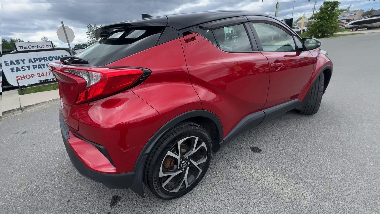 2020 Toyota C-HR XLE Premium FWD, HEATED FRONT SEATS, BACK UP CAM, SIRIUS XM!! Photo