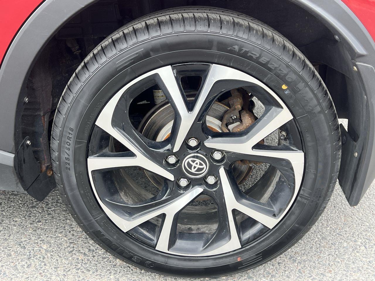 2020 Toyota C-HR XLE Premium FWD, HEATED FRONT SEATS, BACK UP CAM, SIRIUS XM!! Photo