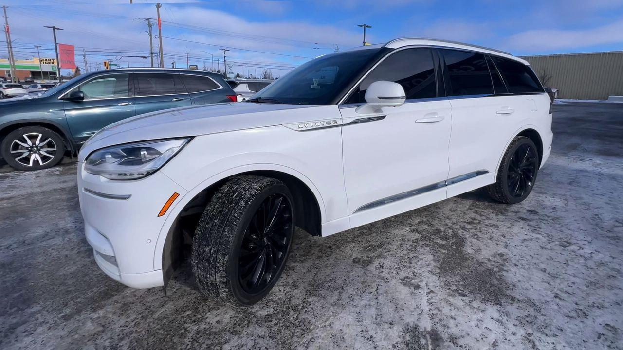 2022 Lincoln Aviator Reserve AWD, 6 PASSENGER, HEATED LEATHER SEATS, MOONROOF, NAV!! Photo