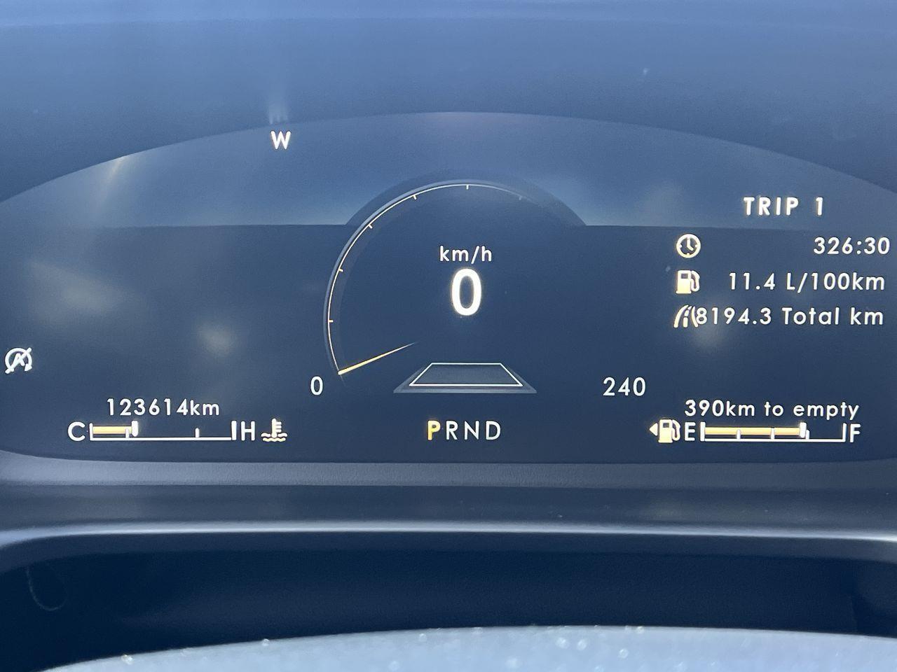 2022 Lincoln Aviator Reserve AWD, 6 PASSENGER, HEATED LEATHER SEATS, MOONROOF, NAV!! Photo