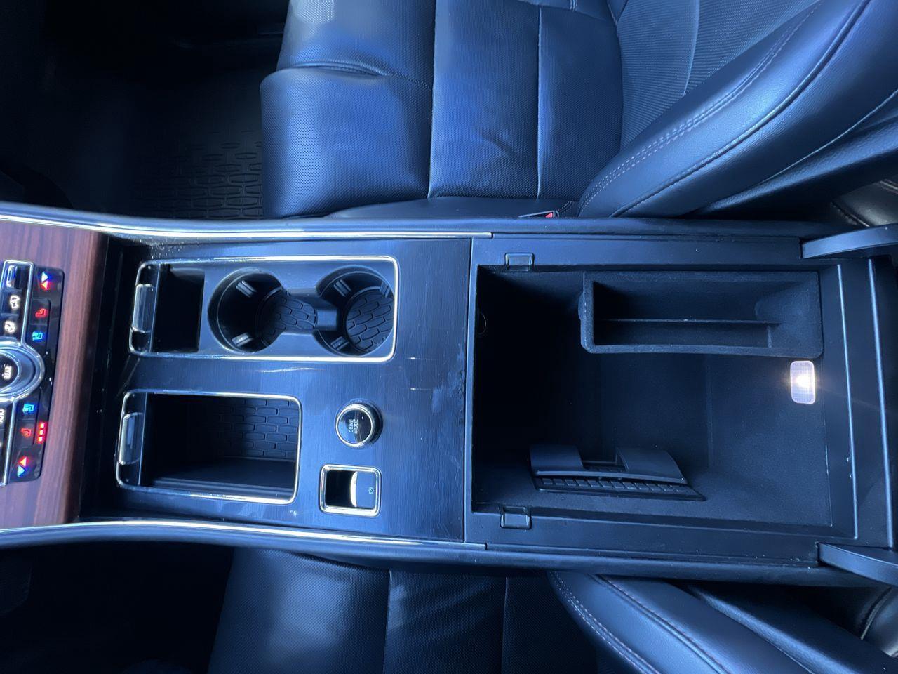 2022 Lincoln Aviator Reserve AWD, 6 PASSENGER, HEATED LEATHER SEATS, MOONROOF, NAV!! Photo