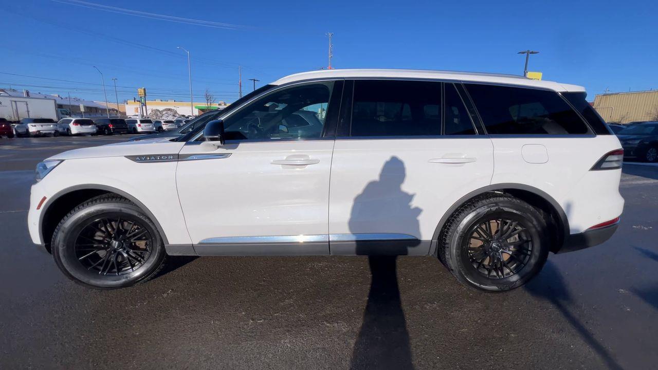 2023 Lincoln Aviator Reserve AWD, 6 PASSENGER, LEATHER SEATS, MOONROOF, POWER LIFTGATE, NAV, BACK UP CAM!! Photo