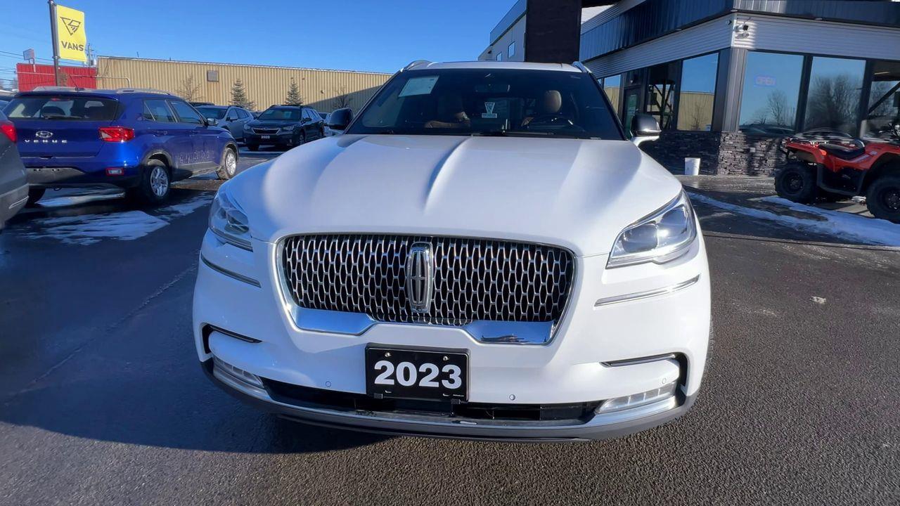 2023 Lincoln Aviator Reserve AWD, 6 PASSENGER, LEATHER SEATS, MOONROOF, POWER LIFTGATE, NAV, BACK UP CAM!! Photo
