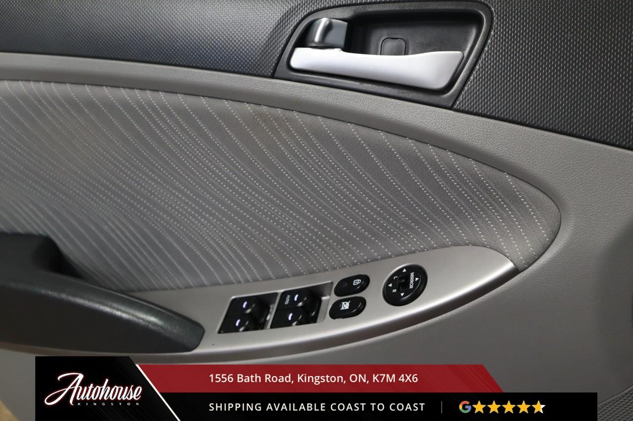 2015 Hyundai Accent GLS SUNROOF - ONLY 131,300 KM Photo