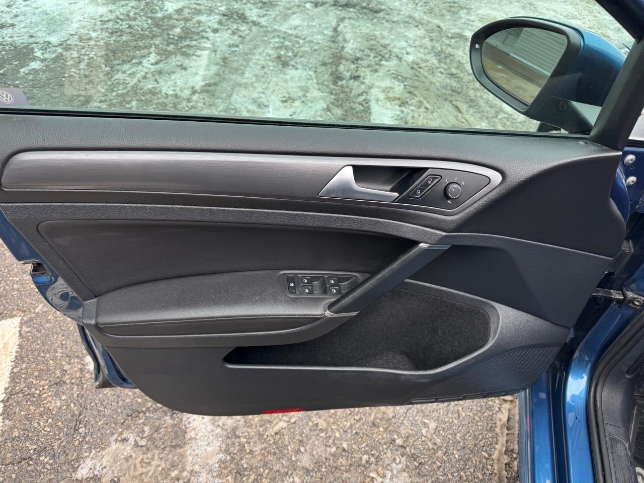 2019 Volkswagen Golf Sportwagen 1.8 TSI Comfortline MANUAL | AWD | Leather | Sunroof | Backup Camera Photo