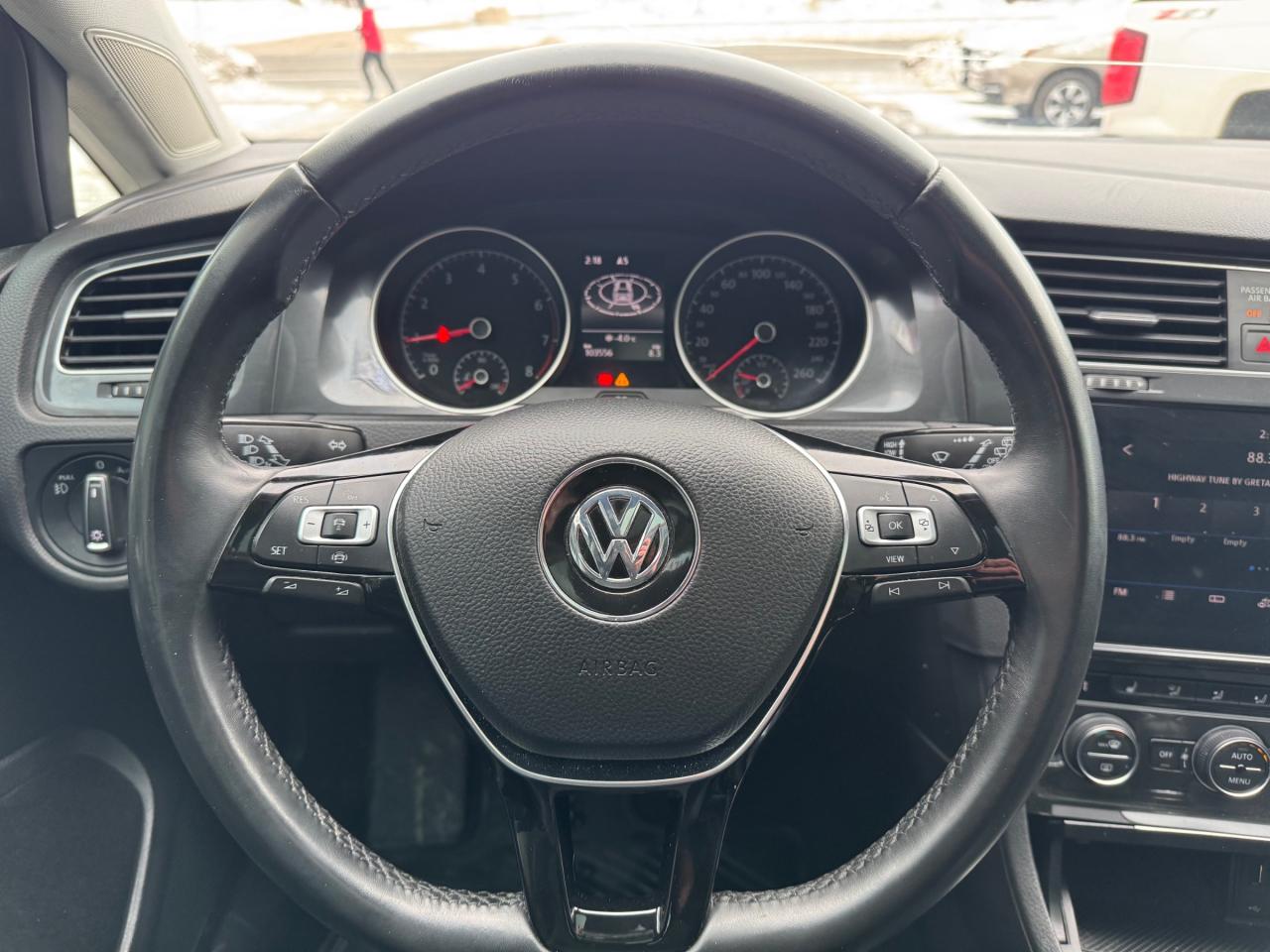 2019 Volkswagen Golf Sportwagen 1.8 TSI Comfortline MANUAL | AWD | Leather | Sunroof | Backup Camera Photo