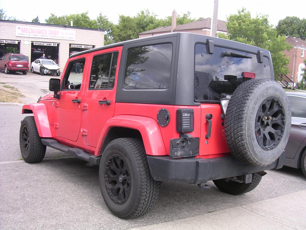 2013 Jeep Wrangler 4WD 4DR SAHARA Photo3