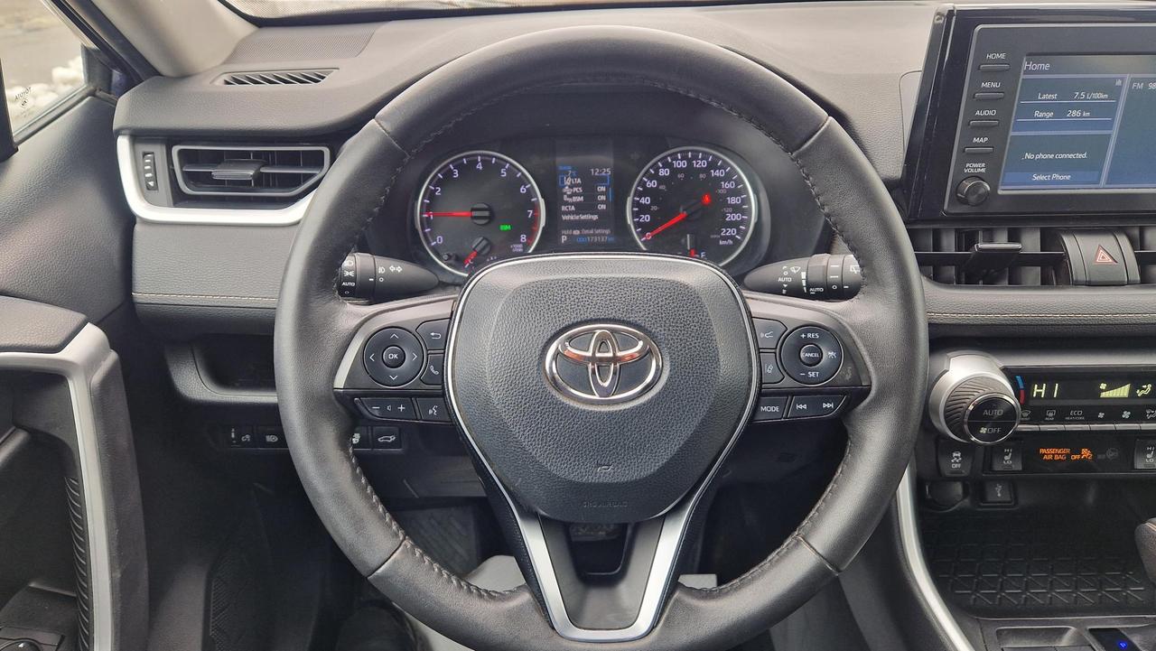 2020 Toyota RAV4 XLE Photo