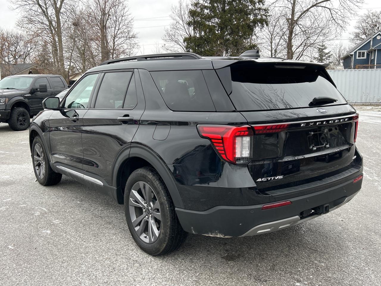 2025 Ford Explorer Active 4WD Photo