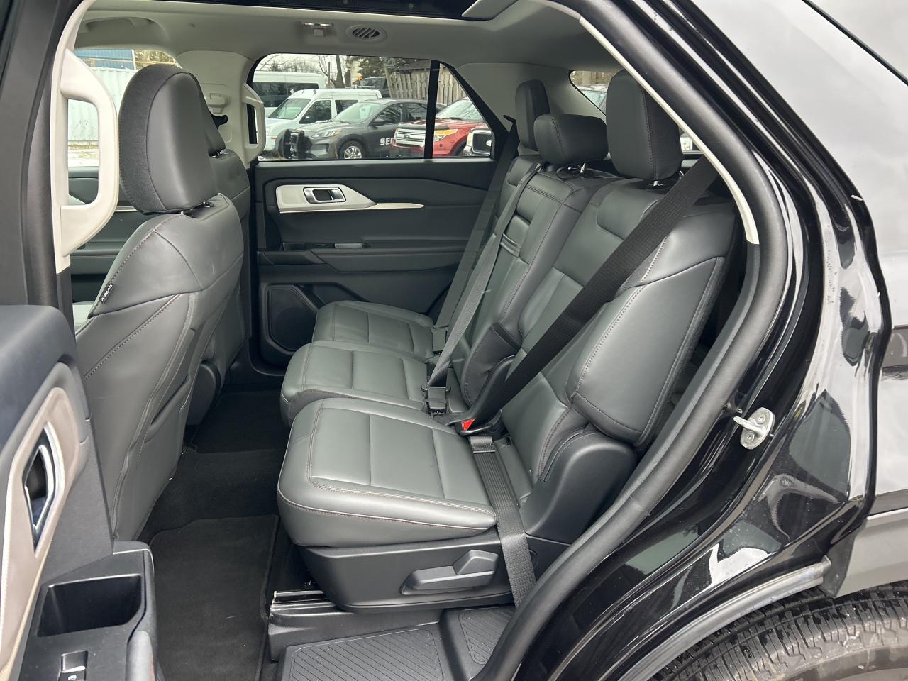 2025 Ford Explorer Active 4WD Photo