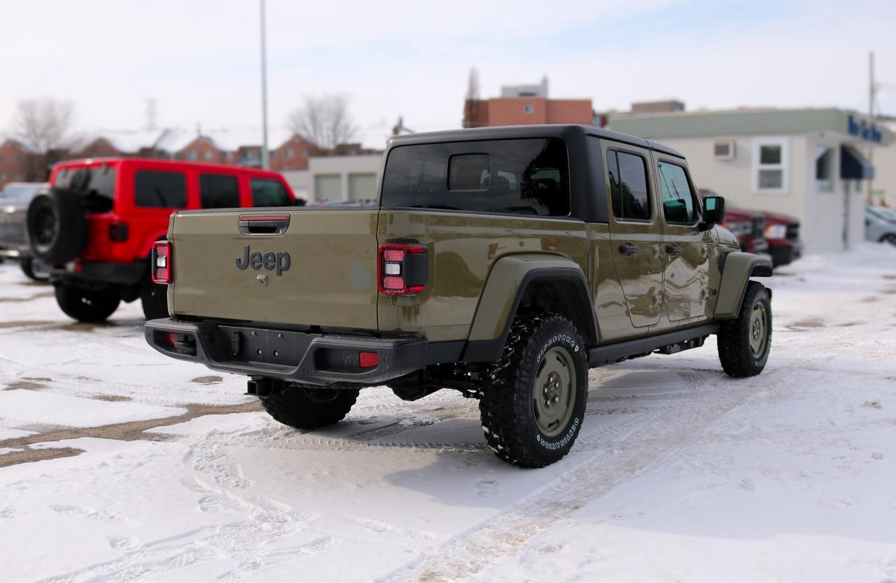 2026 Jeep Gladiator  Photo4