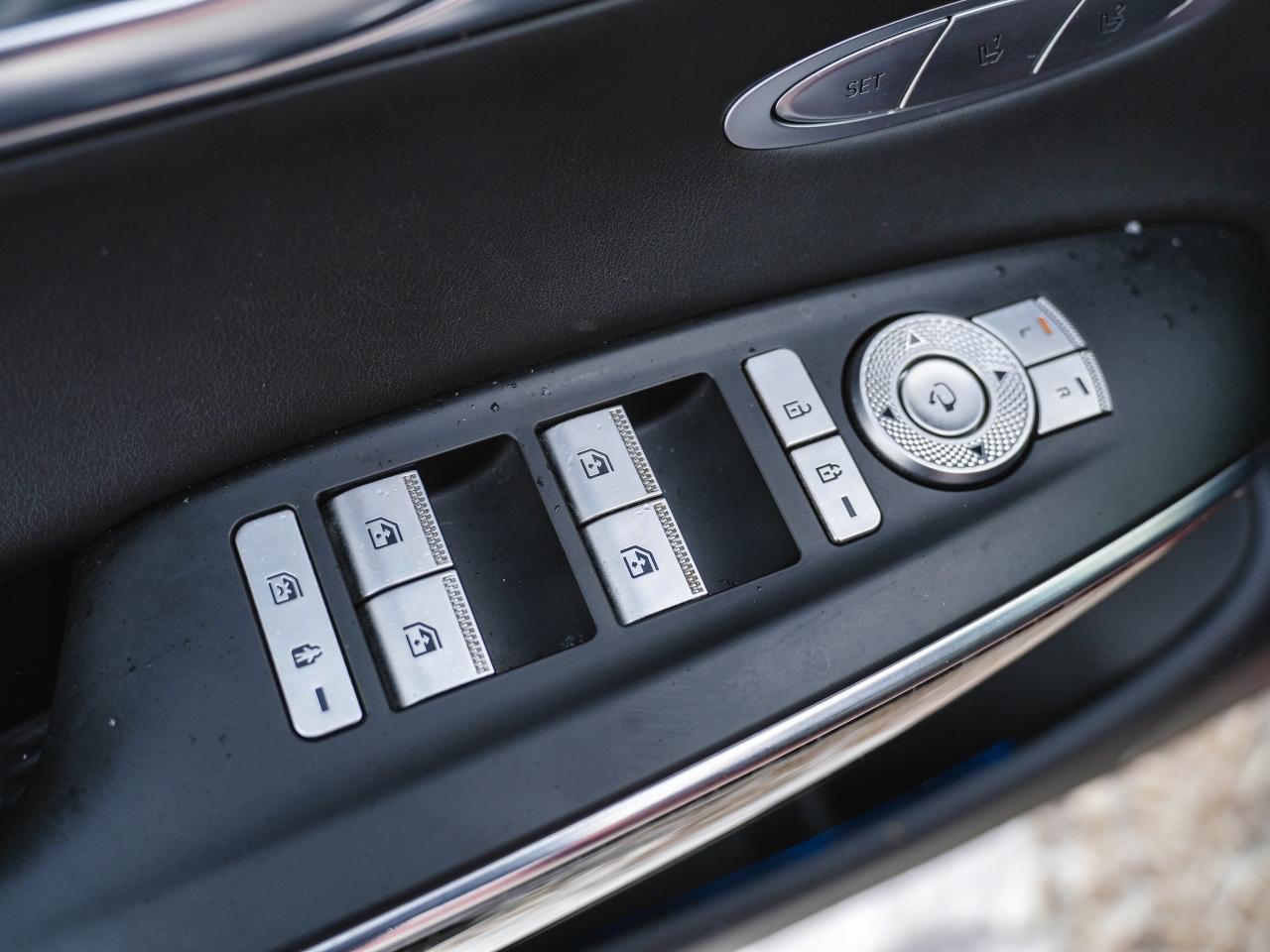 2022 Genesis GV70 3.5T SPORT/MUANA RED! SUPER DUPER CLEAN! Photo