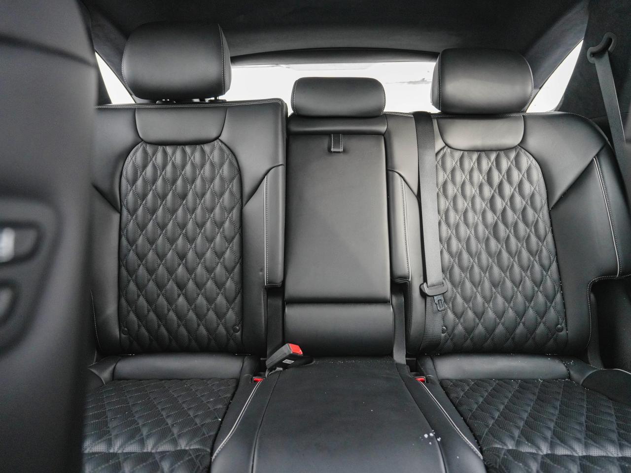 2022 Genesis GV70 3.5T SPORT/MUANA RED! SUPER DUPER CLEAN! Photo