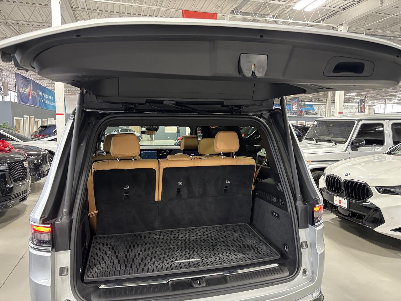 2024 Jeep Grand Wagoneer Series III 4x4|REARDVD|HEADSUP|FAMCAM|MASSAGE|+++ - Photo #10