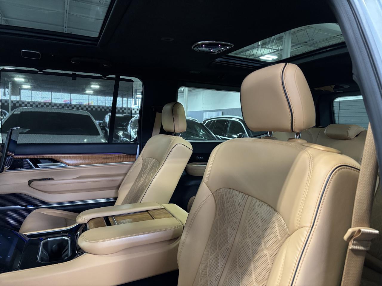 2024 Jeep Grand Wagoneer Series III 4x4|REARDVD|HEADSUP|FAMCAM|MASSAGE|+++ - Photo #15