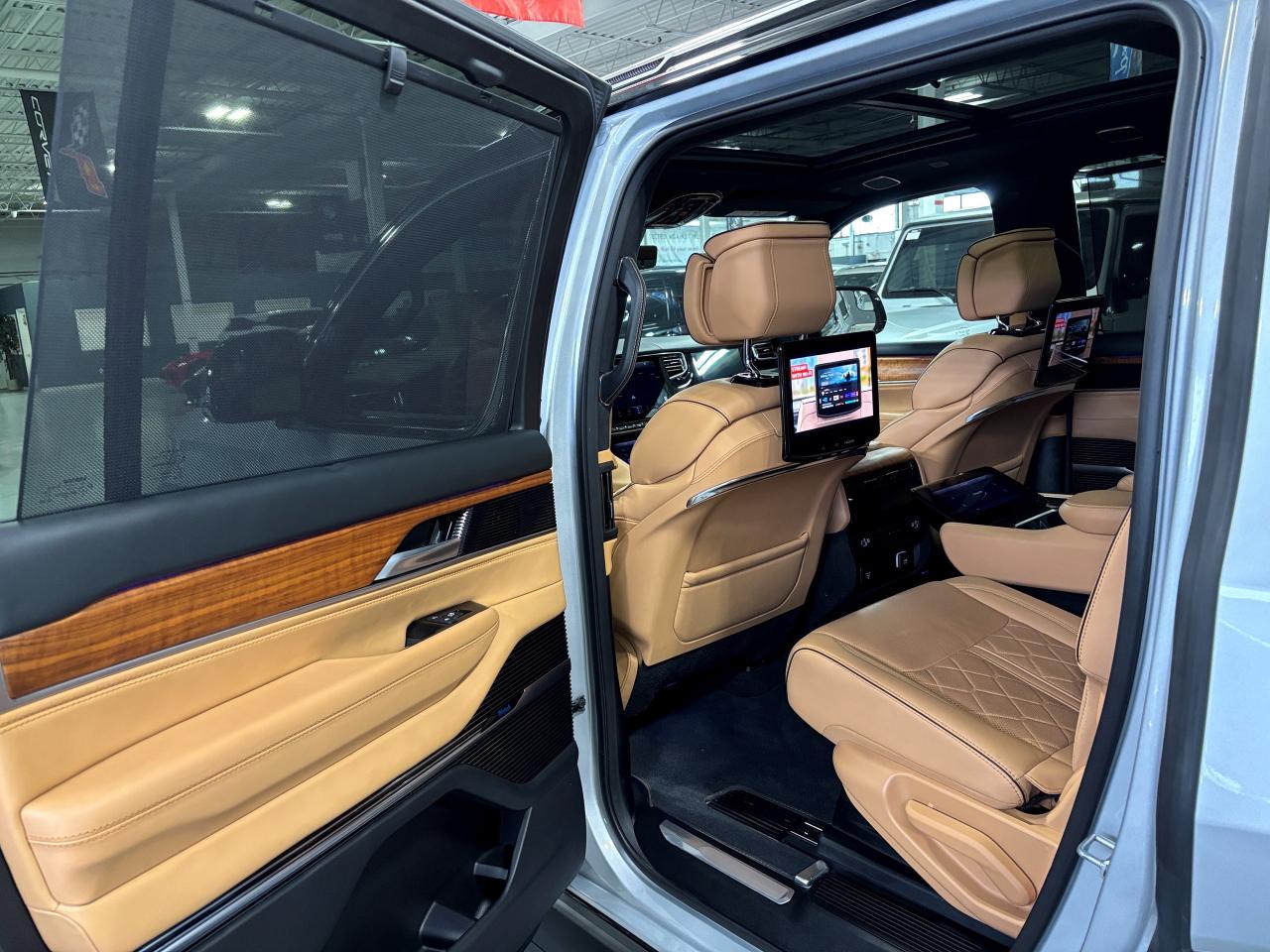 2024 Jeep Grand Wagoneer Series III 4x4|REARDVD|HEADSUP|FAMCAM|MASSAGE|+++ - Photo #13