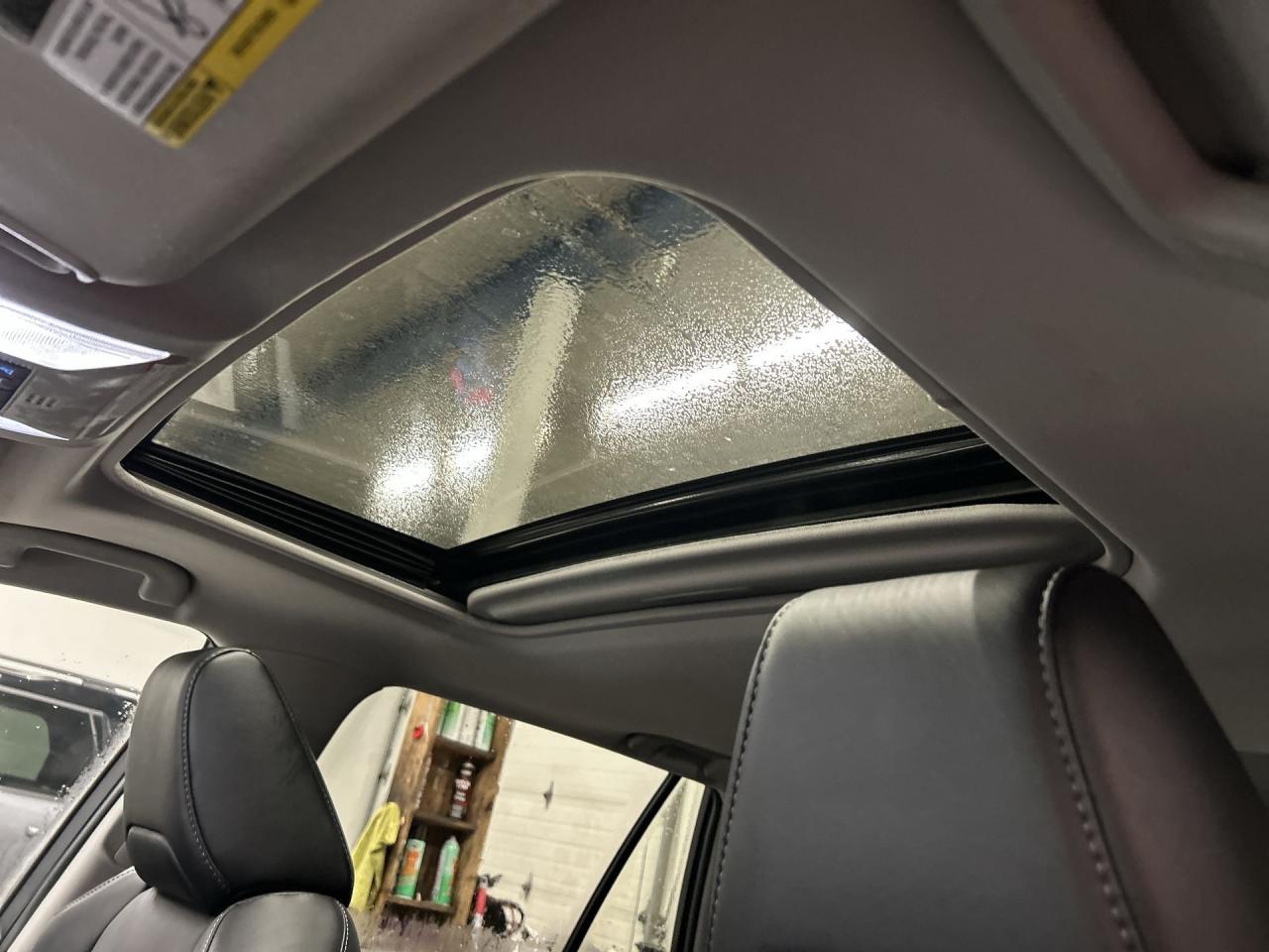 2022 Toyota RAV4 XLE PREMIUM AWD | LEATHER | SUNROOF | HEATED SEATS Photo2