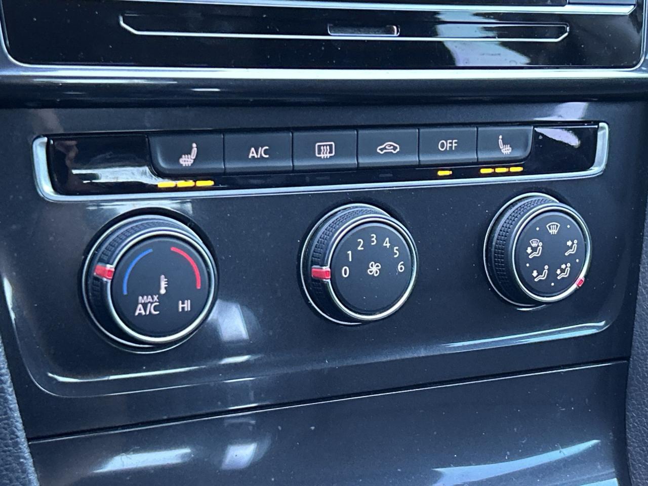 2018 Volkswagen Golf AUTO | LOW KMS | HEATED SEATS | ALLOYS | REAR CAM Photo