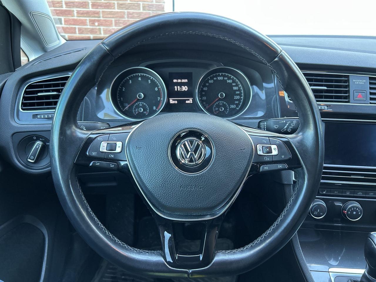 2018 Volkswagen Golf AUTO | LOW KMS | HEATED SEATS | ALLOYS | REAR CAM Photo