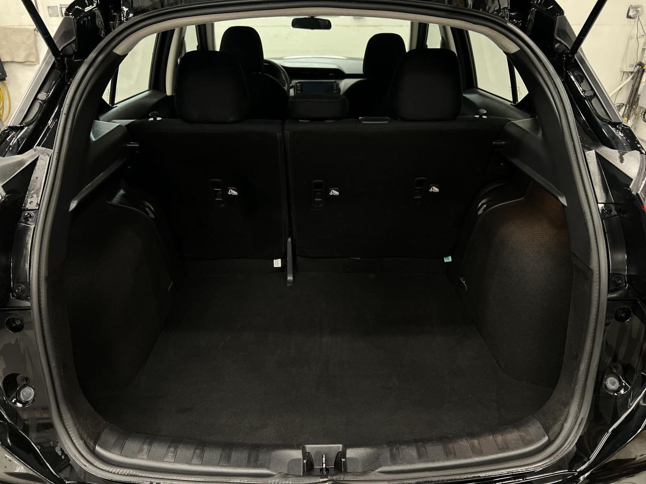 2024 Nissan Kicks SV| HEATED SEATS | REMOTE START | CARPLAY | ALLOYS Photo