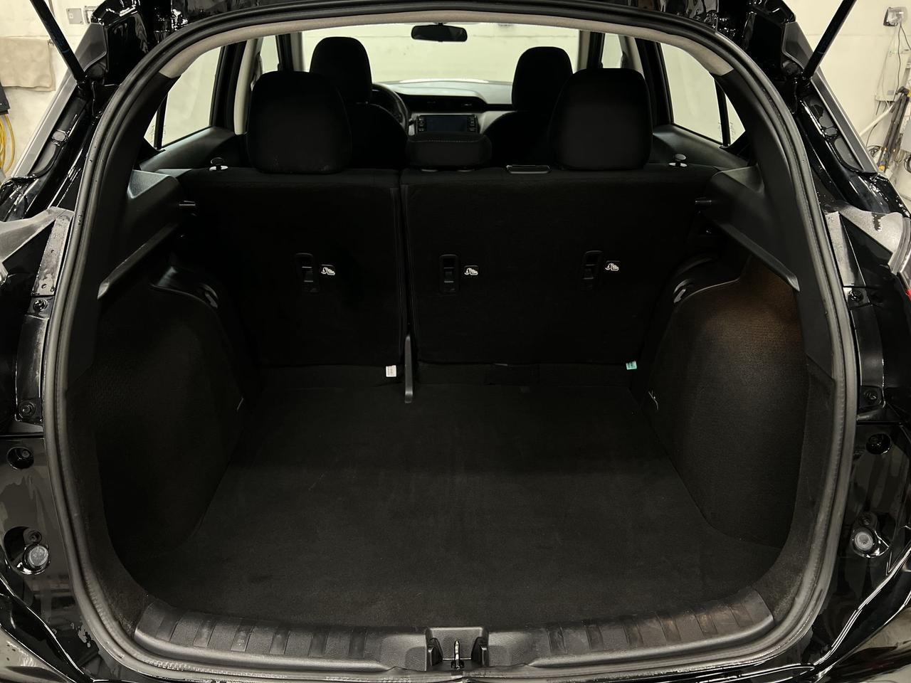 2024 Nissan Kicks SV| HEATED SEATS | REMOTE START | CARPLAY | ALLOYS Photo