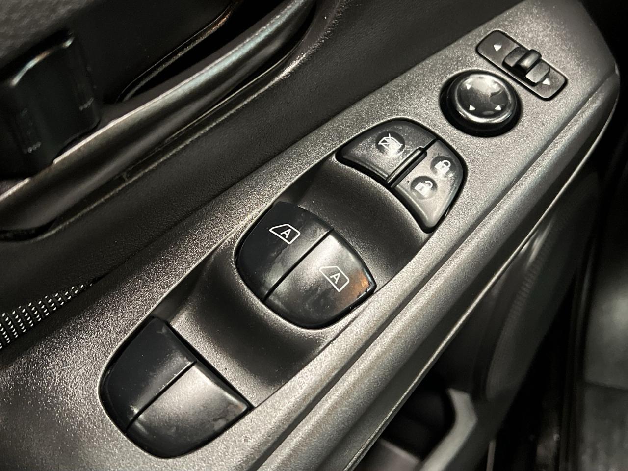 2020 Nissan Kicks REAR CAM | BLIND SPOT | A/C | KEYLESS ENTRY Photo