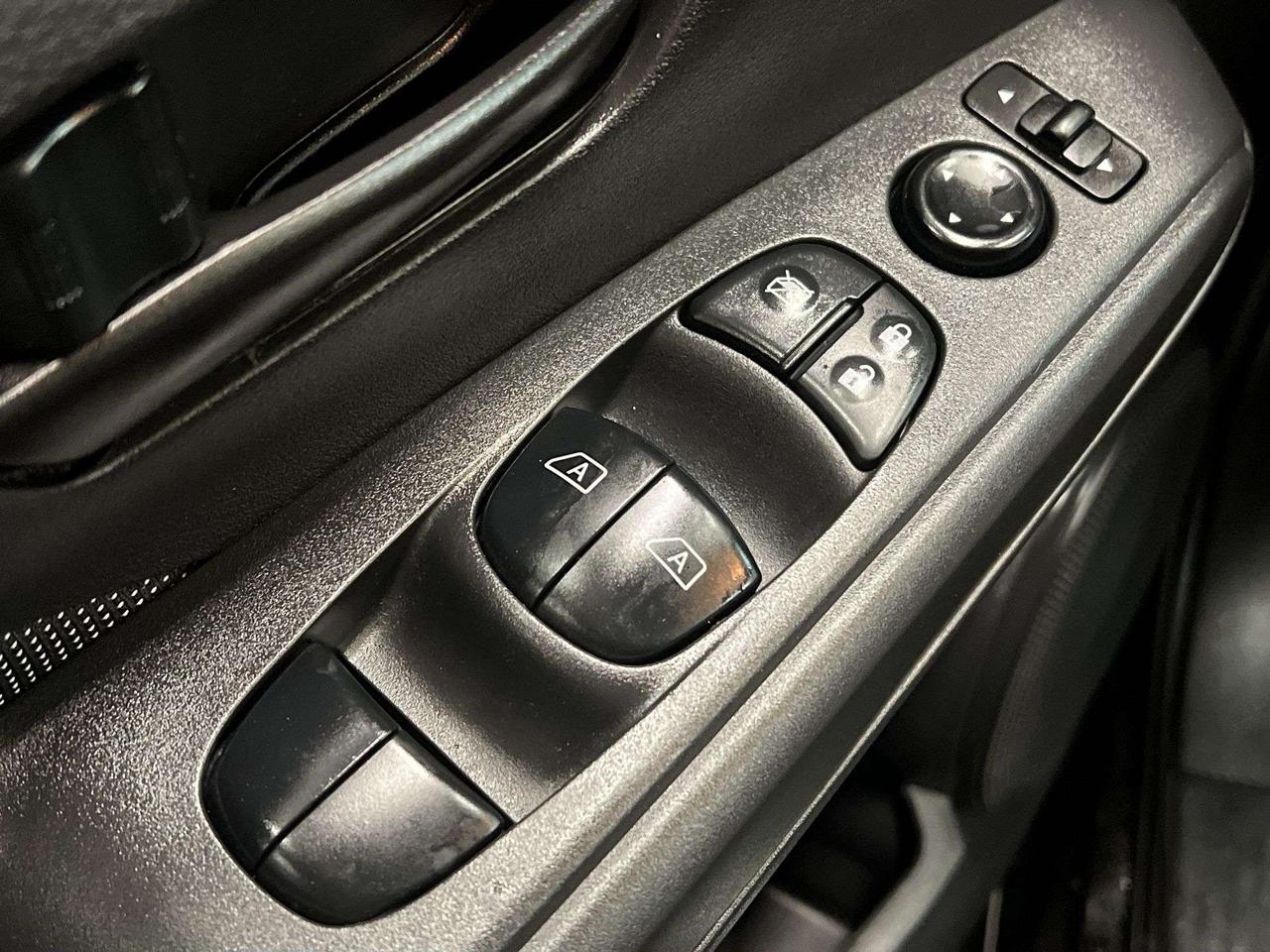 2020 Nissan Kicks REAR CAM | BLIND SPOT | A/C | KEYLESS ENTRY Photo