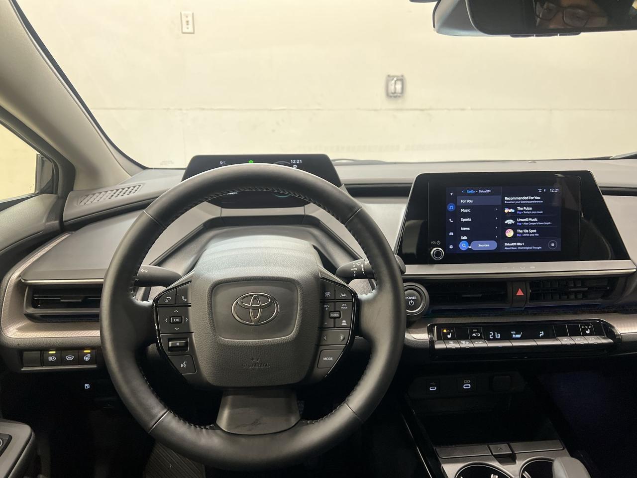 2024 Toyota Prius XLE AWD | HTD LEATHER | CARPLAY | 19IN ALLOYS Photo