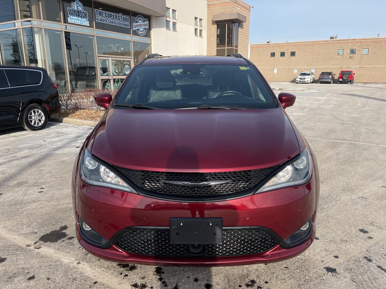 2019 Chrysler Pacifica S PKG / NAV / ADV SAFETY PKG / LEATHER Photo