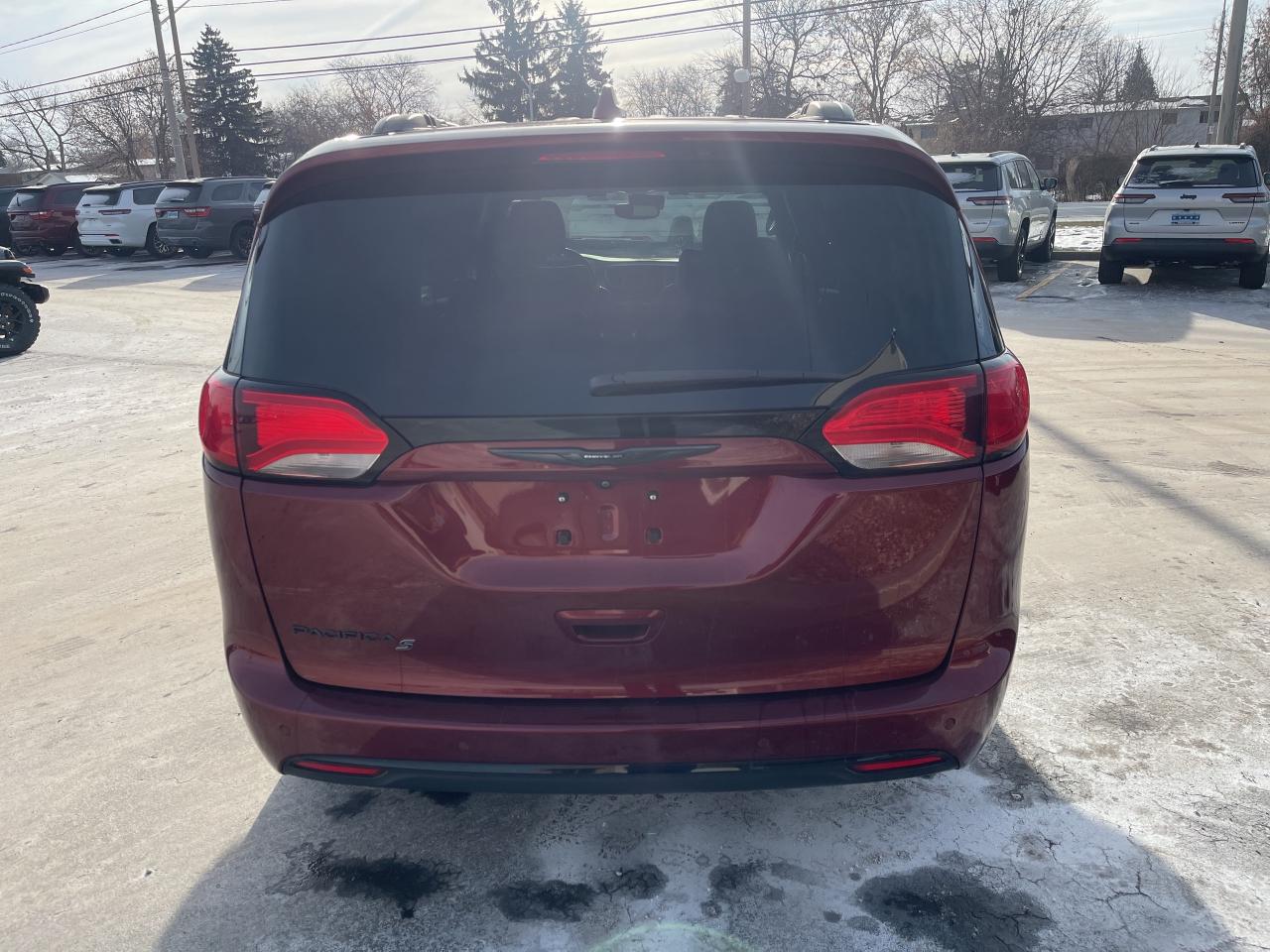 2019 Chrysler Pacifica S PKG / NAV / ADV SAFETY PKG / LEATHER Photo