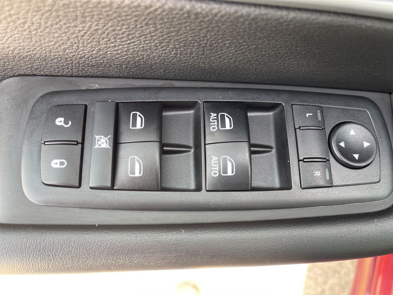 2019 Chrysler Pacifica S PKG / NAV / ADV SAFETY PKG / LEATHER Photo