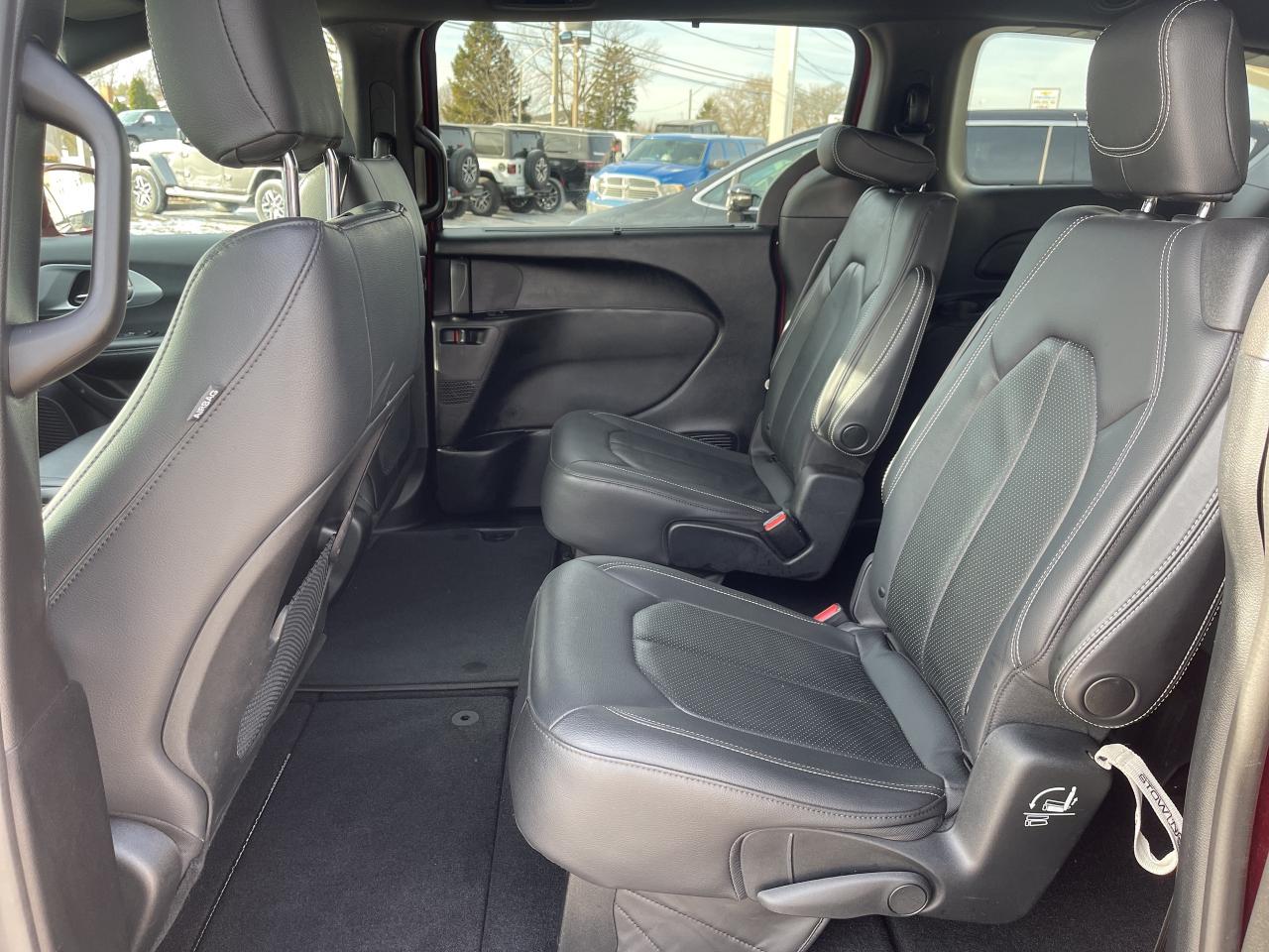 2019 Chrysler Pacifica S PKG / NAV / ADV SAFETY PKG / LEATHER Photo