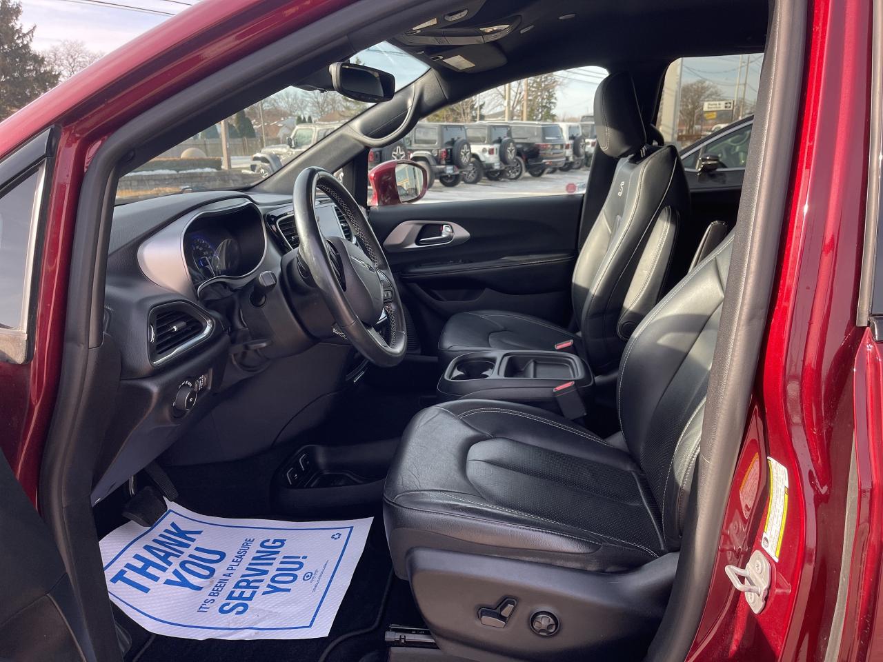 2019 Chrysler Pacifica S PKG / NAV / ADV SAFETY PKG / LEATHER Photo