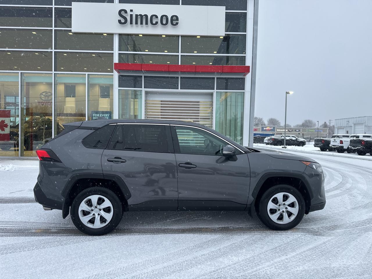 2023 Toyota RAV4 LE AWD Photo4