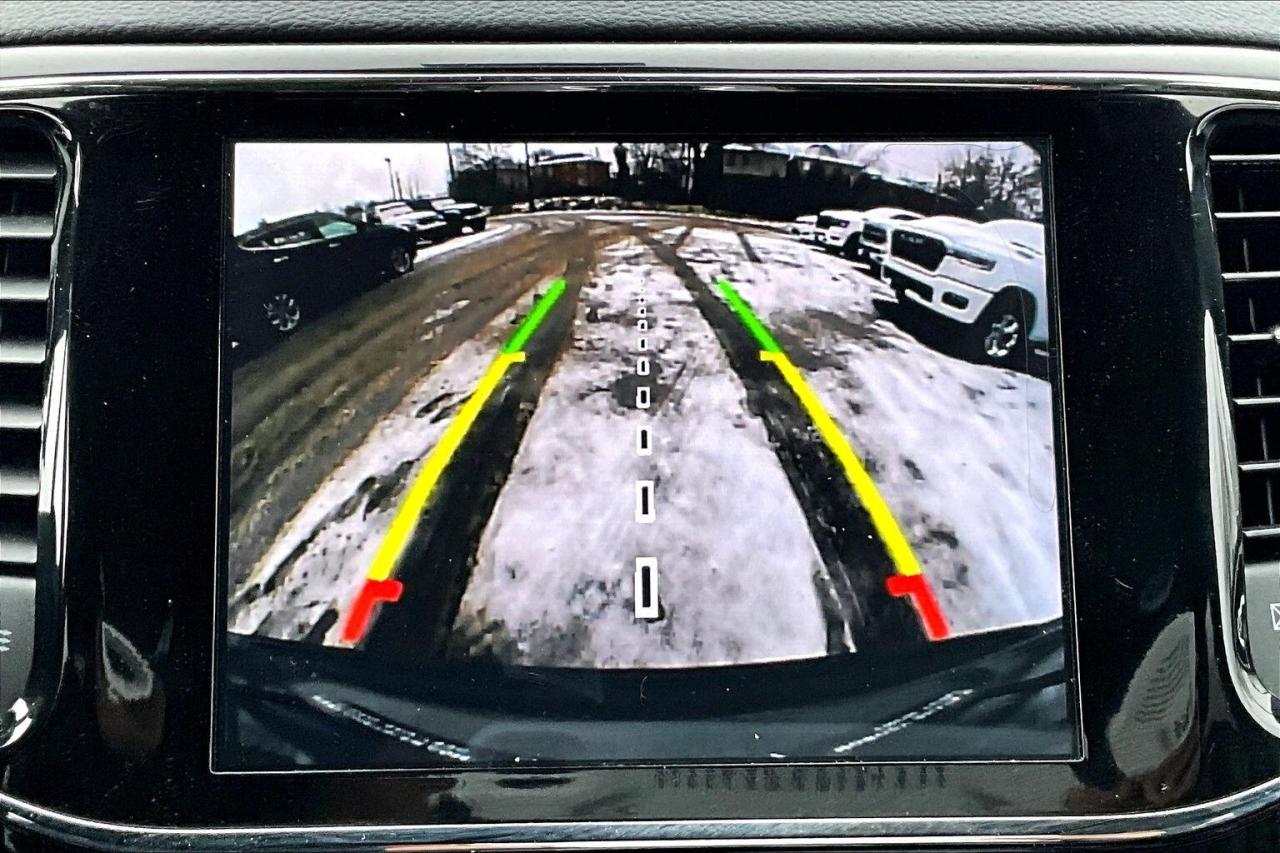 2020 Jeep Grand Cherokee Altitude | Heated Seats | Safety Tech | NAV | 4X4 Photo