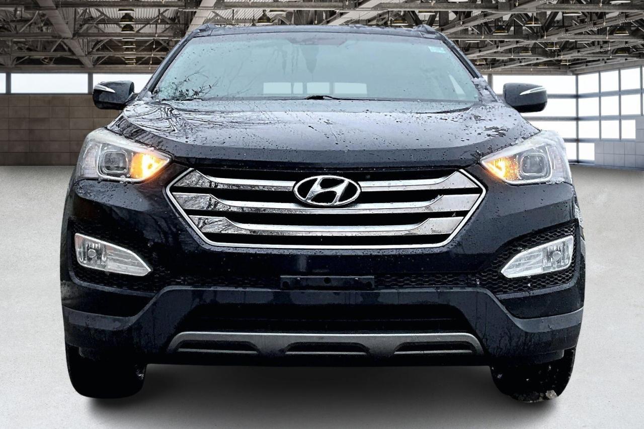 2015 Hyundai Santa Fe Sport 2.0T Limited | Vented Leather | Panoroof | AWD Photo2