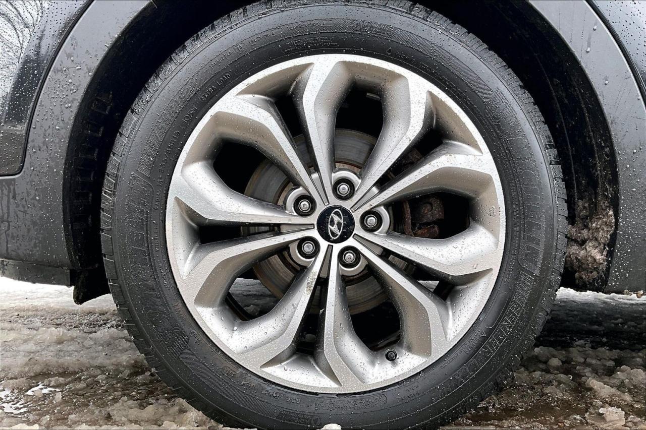 2015 Hyundai Santa Fe Sport 2.0T Limited | Vented Leather | Panoroof | AWD Photo