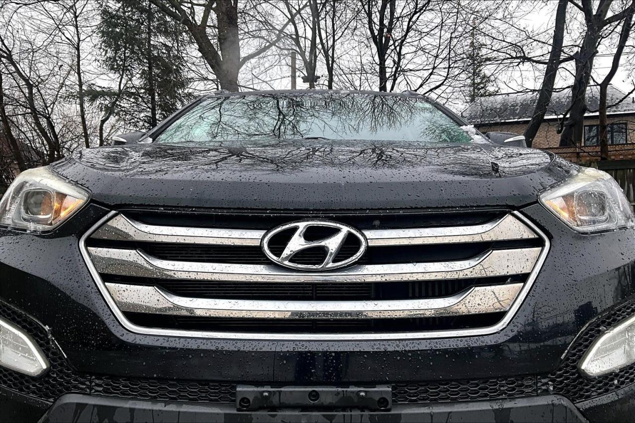 2015 Hyundai Santa Fe Sport 2.0T Limited | Vented Leather | Panoroof | AWD Photo