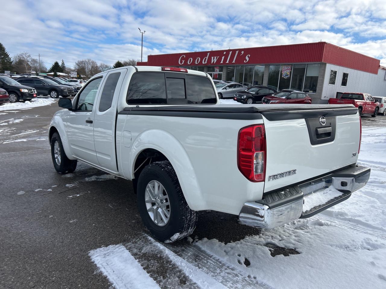2019 Nissan Frontier SV, CLEAN CARFAX, REAR WHEEL DRIVE, BACK UP CAM! - Photo #8