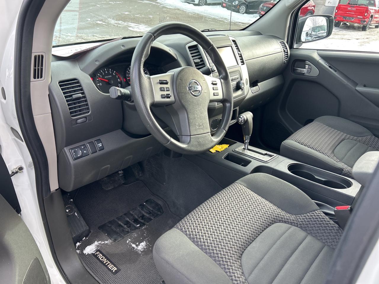 2019 Nissan Frontier SV, CLEAN CARFAX, REAR WHEEL DRIVE, BACK UP CAM! - Photo #11